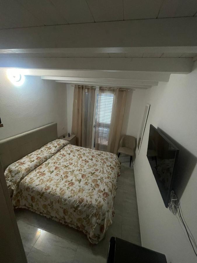 Bed and Breakfast La Perla Del Mare 2 Ла-Калетта Екстер'єр фото
