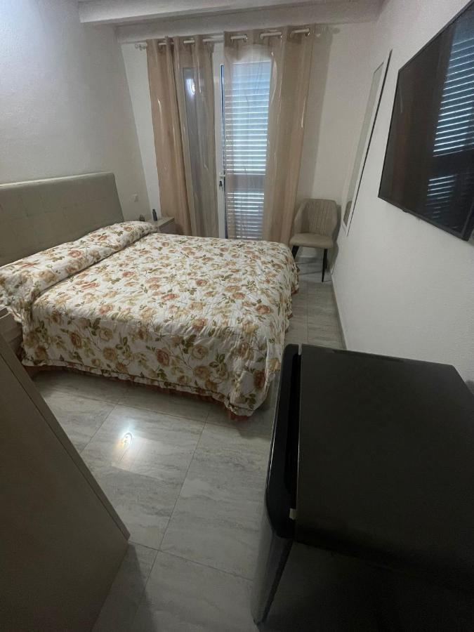 Bed and Breakfast La Perla Del Mare 2 Ла-Калетта Екстер'єр фото