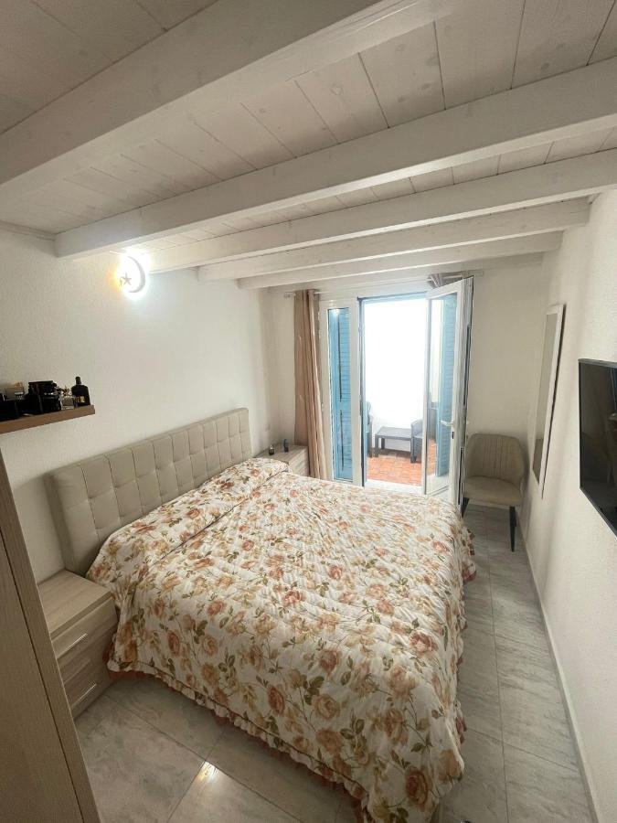 Bed and Breakfast La Perla Del Mare 2 Ла-Калетта Екстер'єр фото