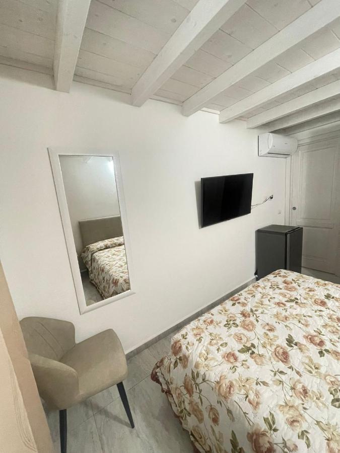 Bed and Breakfast La Perla Del Mare 2 Ла-Калетта Екстер'єр фото